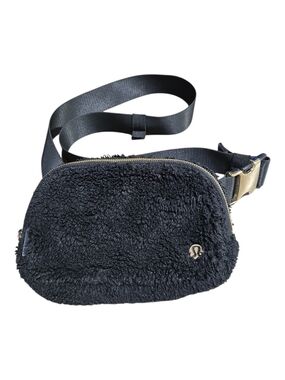 lululemon athletica Black Sherpa Belt Bag with Gold Hardware